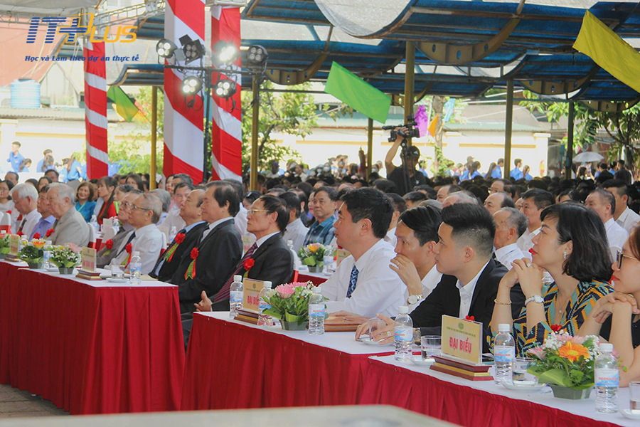 doanh nghiệp v&agrave; đối t&aacute;c itplus