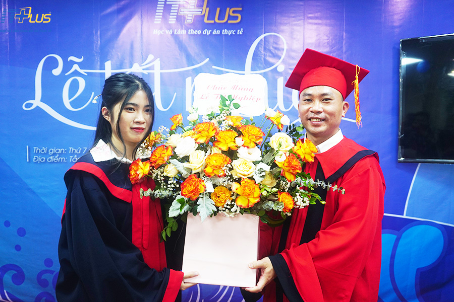 LỄ TỐT NGHIỆP HỌC VI&Ecirc;N KH&Oacute;A 2020 - 2022 