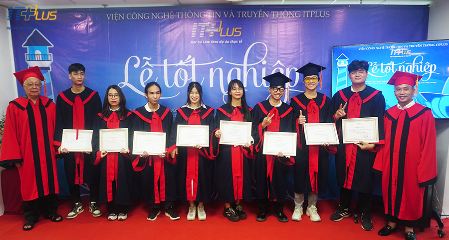 LỄ TỐT NGHIỆP HỌC VI&Ecirc;N KH&Oacute;A 2020 - 2022