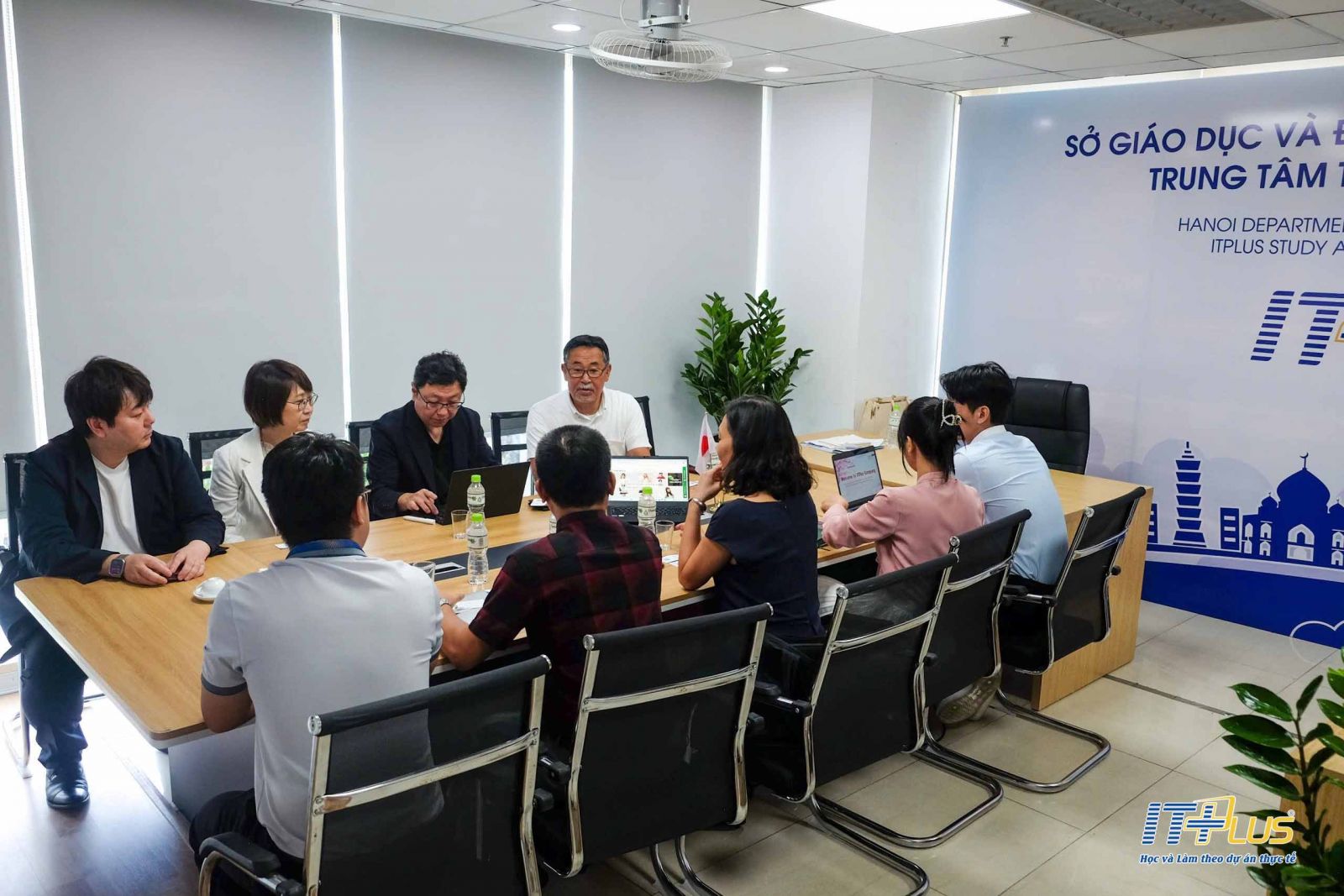 ITPlus c&ugrave;ng đo&agrave;n đối t&aacute;c Nhật Bản họp b&agrave;n về kế hoạch hợp t&aacute;c v&agrave; ph&aacute;t triển