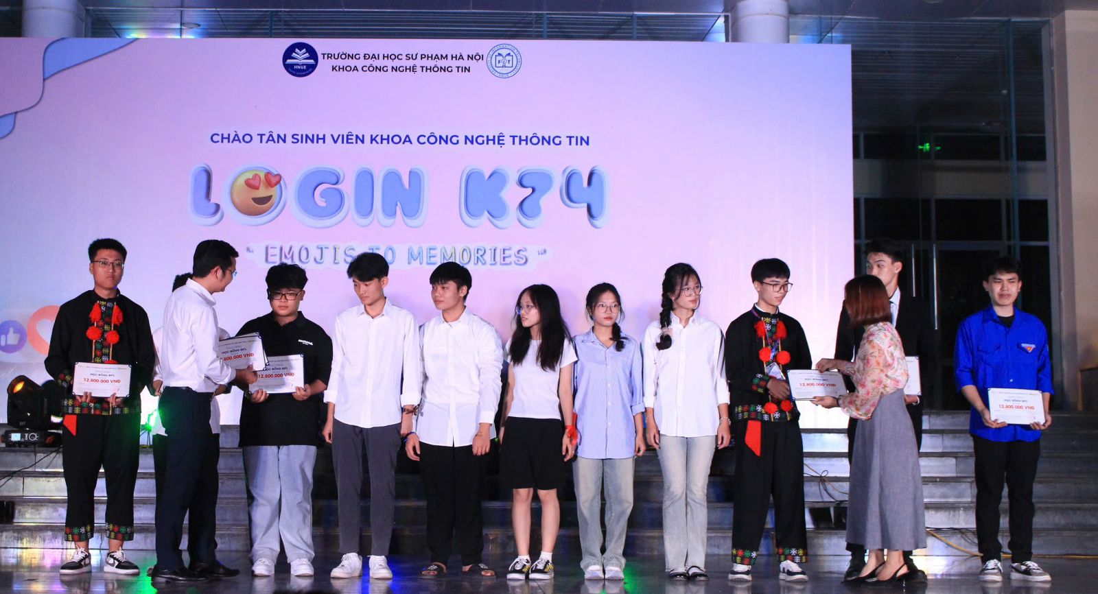 Viện C&ocirc;ng nghệ Th&ocirc;ng tin v&agrave; Truyền th&ocirc;ng ITPlus trao tặng học bổng cho t&acirc;n sinh vi&ecirc;n Khoa C&ocirc;ng nghệ th&ocirc;ng tin