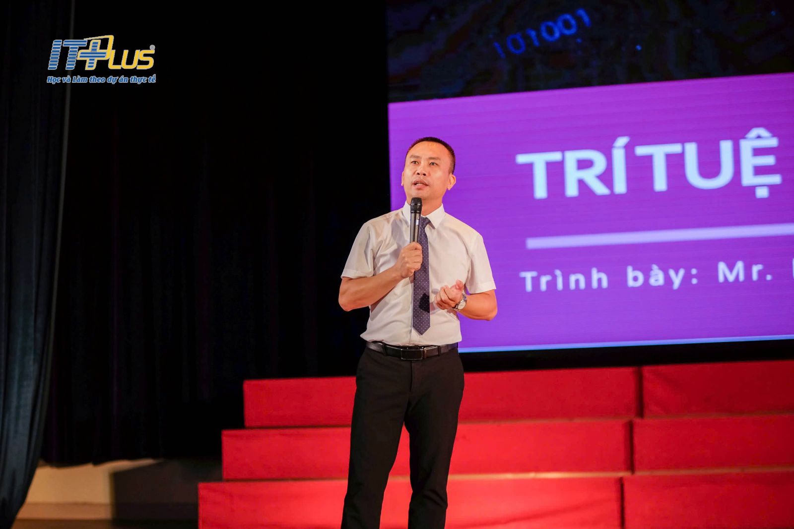 &Ocirc;ng Ho&agrave;ng Văn Thắng - Tổng Gi&aacute;m đốc Viện C&ocirc;ng nghệ th&ocirc;ng tin v&agrave; Truyền th&ocirc;ng ITplus.&nbsp;