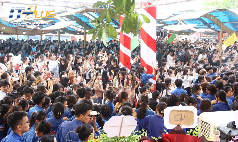 doanh nghiệp v&agrave; đối t&aacute;c itplus