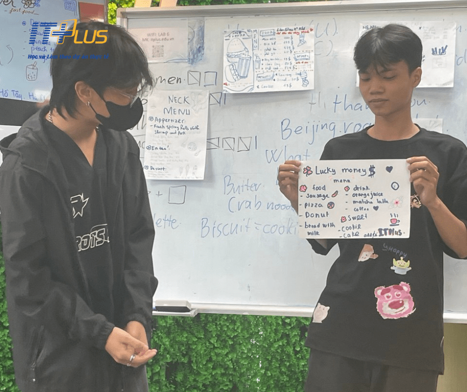 Nh&oacute;m Lucky Money gi&agrave;nh giải menu c&oacute; thiết kế đẹp nhất.