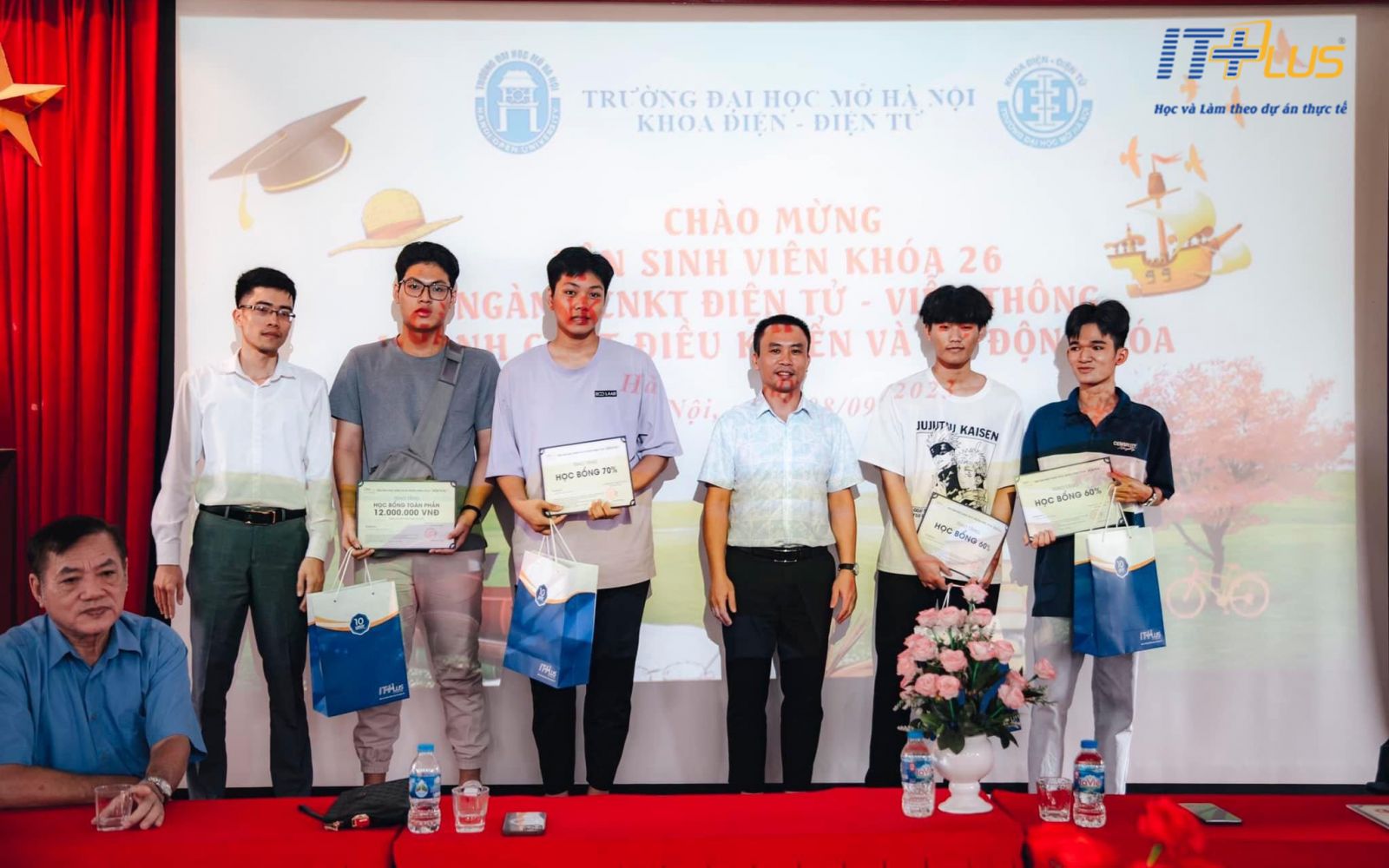 doanh nghiệp v&agrave; đối t&aacute;c itplus